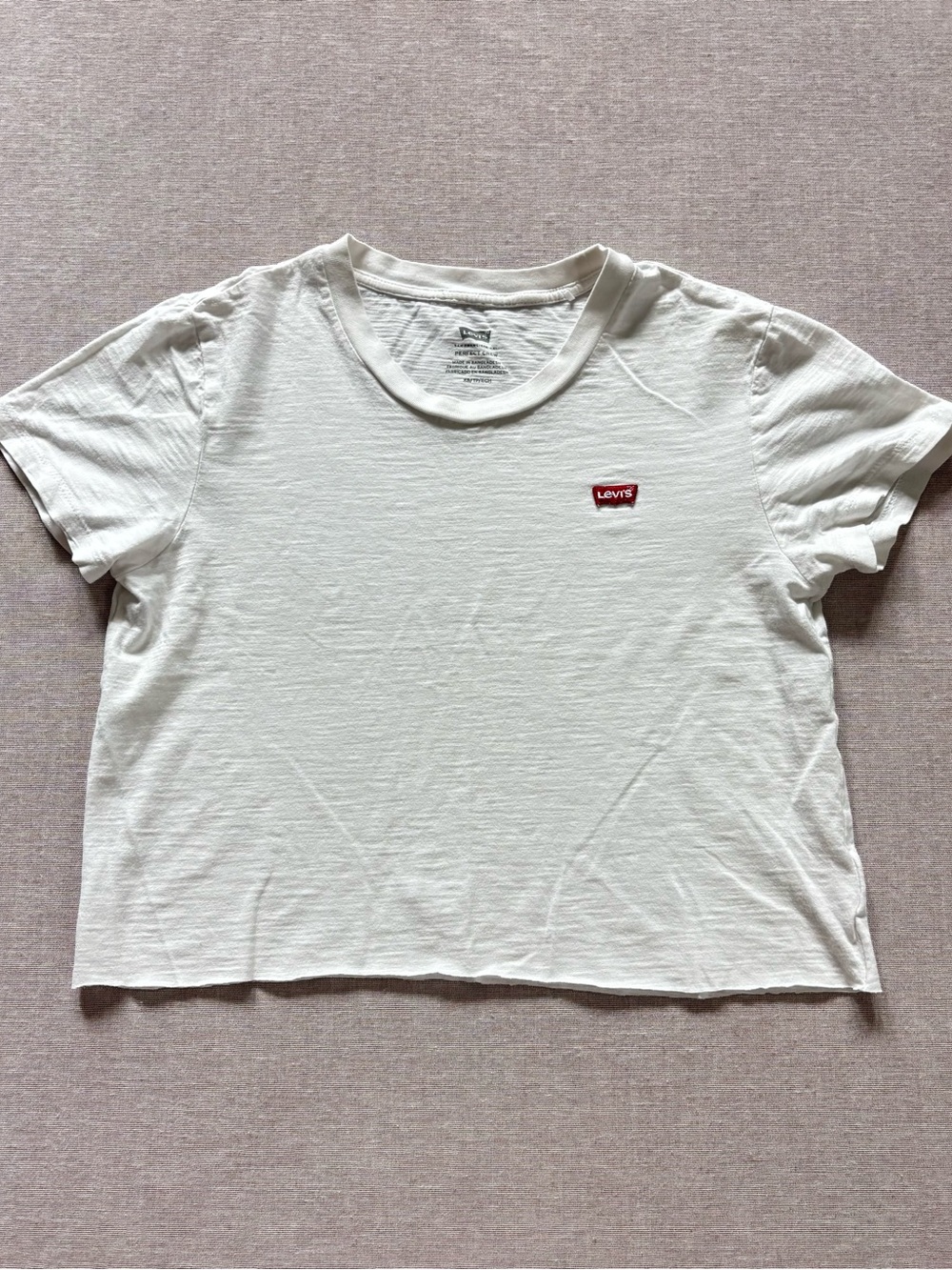 Levi's white cropped unisex crewneck baby tee shirt in size XS